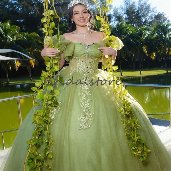 Зеленые платья Quinceanera Fairy Sage Vestidos De Xv Anos с открытыми плечами Прозрачное кружевное платье с кристаллами на день рождения Sweet 15 Party Vestidos quinceanera 15 лет шестнадцать