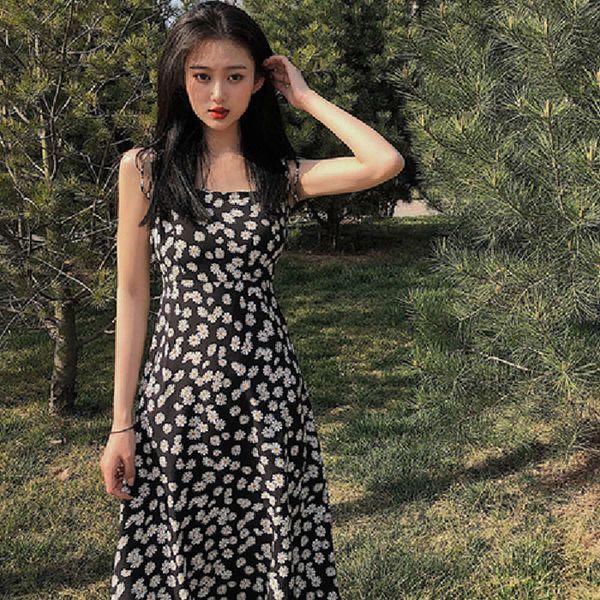Платье с фрагментарным цветочным принтом для женщин-бретельков, летняя женская короткая юбка-трапеция «Свежая и свежая ромашка» в корейском стиле, оверсайз, облегающая короткая юбка трапециевидной формы7C427C42