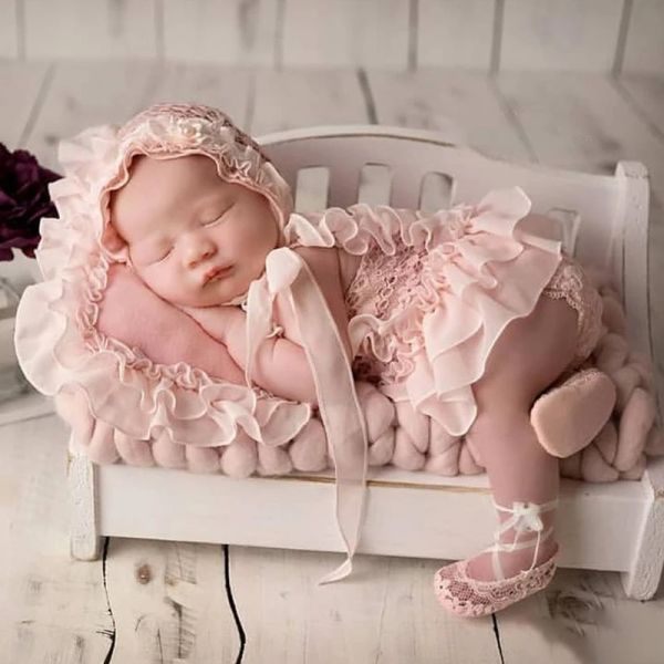 Outdoor 5-teiliges Baby-Spitzenkleid + Hut + Kissen + Shorts + Schuhe Set Kleinkinder Fotoshooting-Kostüm Outfits Neugeborene Fotografie-Requisiten