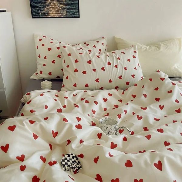 Set copripiumino Ins Heart senza riempitivo Federe in lamiera piana Stile coreano Floreale Singolo Doppio Full Size Biancheria da letto morbida per ragazzi 240226