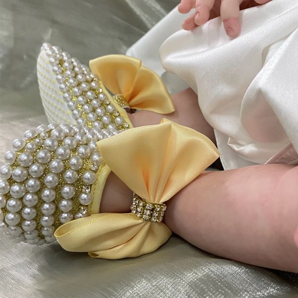 Outdoor Dollbling Sparkle Pearly Babyschuhe und Stirnband Neugeborenes Schnuller Geschenkset Ivory Bead Designer Marke 01y Mädchen Krippe Ballettschuhe