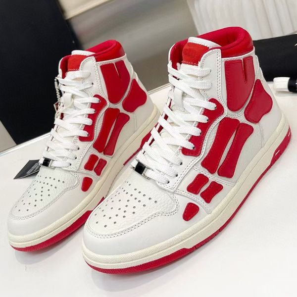 2024 Damen Designer New Style Logo Muster Leder Casual Knochen Schuhe Mode High Top Low Top Paar Knochen Sneaker Größe 35-45 für Frauen