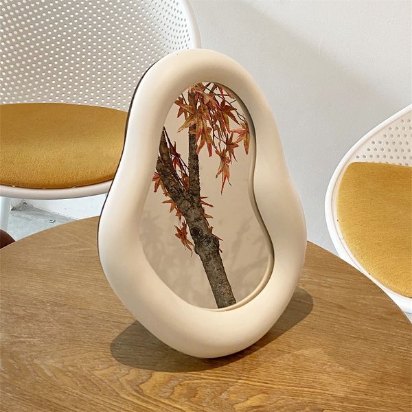 Um espelho de maquiagem de cerâmica de formato irregular, design simples, mesa decorativa, quarto, sala de estar, vestir 240219