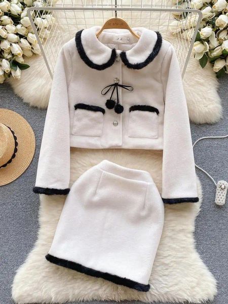 Abiti da lavoro Cardigan francese Manica lunga Patchwork beige Bottone Cappotto di lana Cerniera superiore Minigonna sottile Completo due pezzi Completo da donna Y2k