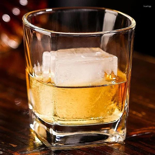 Bicchieri da vino Tazza quadrata da 285 ml Tazze da whisky addensate Per uso domestico Semplice bottiglia d'acqua trasparente Tè Birra Bar Vetro all'ingrosso