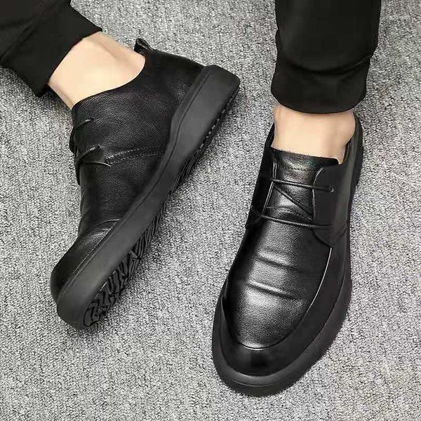 Sapatos de vestido Homens de couro dividido Zapatos Grosso Sole Borracha Chaussons Breathalbe Work Sapato Masculino com deslizamento em Chaussure Homme