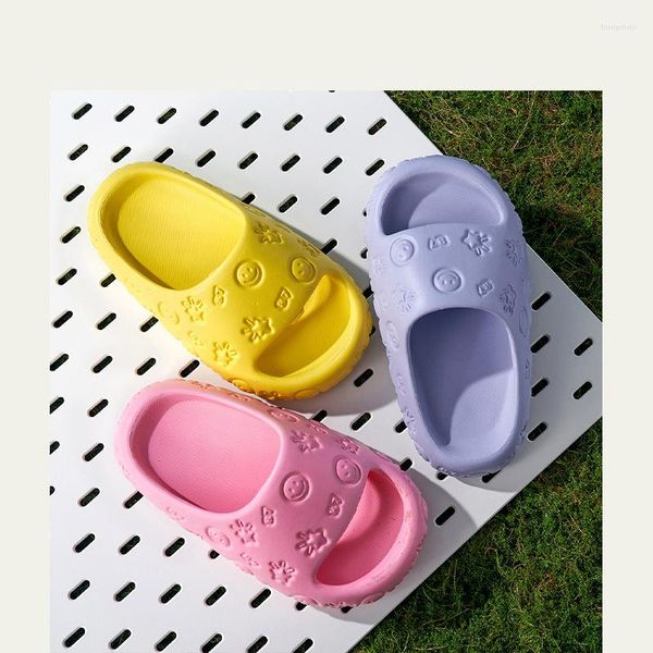 Slipper Baby Mädchen Hausschuhe Badezimmer Schuhe Gedruckt Lächelnd Niedlich Tragen Kinder Jungen Strand EVA Weiche Sohle Offene spitze Sandalen 2023