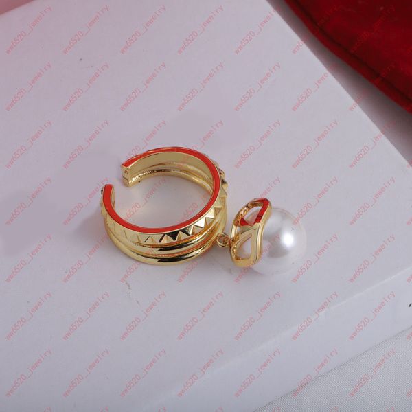 Anello con perla dorata con alfabeto, design a mezza apertura, misura regolabile, signore alla moda, banchetti, Natale, regali