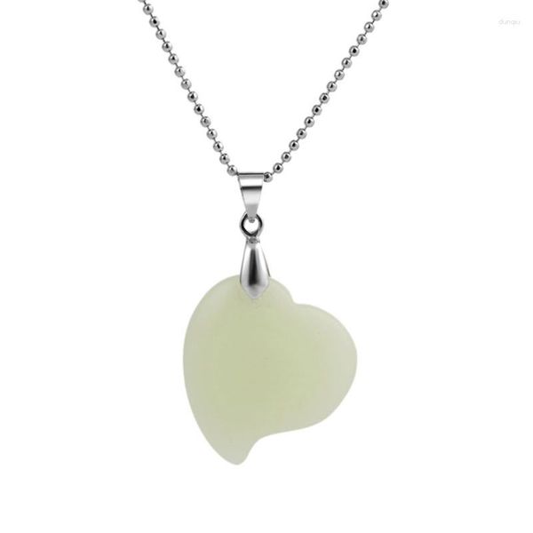 Pingente colares romance pedra natural verde temperamento luminoso irregular ama coração colar de cristal presente tendência jóias