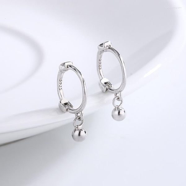 Brincos de garanhão 2023 S925 Sterling Silver Feminino Earbone Studs Pequeno Círculo Earhole Simples e Versátil