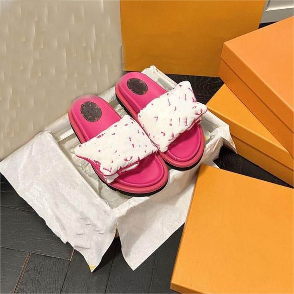 Tasarımcı terlik lüks sandal erkek kadın ayakkabı havuz yastık konfor kabartmalı katırlar bakır üçlü siyah pembe fildişi yaz moda slaytlar plaj terlikleri i01