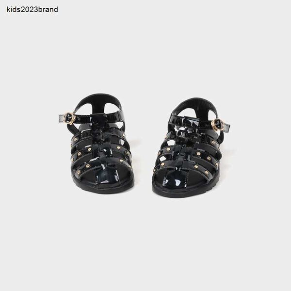 Kinder-Sommersandalen für Kinder, Jungen und Mädchen, Größen 26–35, Goldnietenverzierung, für Kleinkinder, Babys, schwarze Hausschuhe, inklusive Marken-Schuhkarton