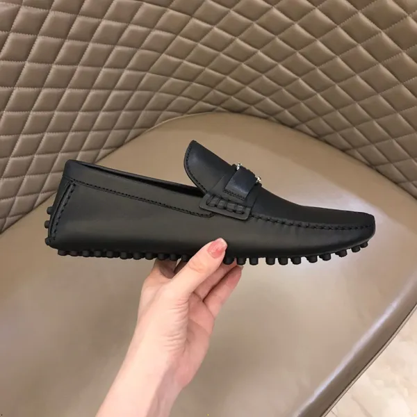 Mocassini firmati in vera pelle per uomo Sneaker uomo adulto fatto a mano Slip On scarpe da barca piatte Calzature uomo Mocassini Scarpe