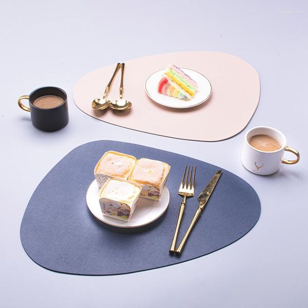 Tischsets, Tischsets, europäischer Stil, doppelseitige Leder-Isoliermatte, dreieckig, wasserdicht, langlebig, westliches Lebensmittel-Küchenwerkzeug