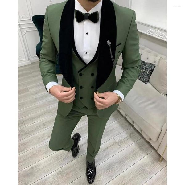 Abiti da uomo 2023 Matrimonio Uomo Verde Nero Scialle di velluto Risvolto Business Casual Costume formale Homme Slim Fit 3 pezzi Set Giacca Gilet Pantaloni