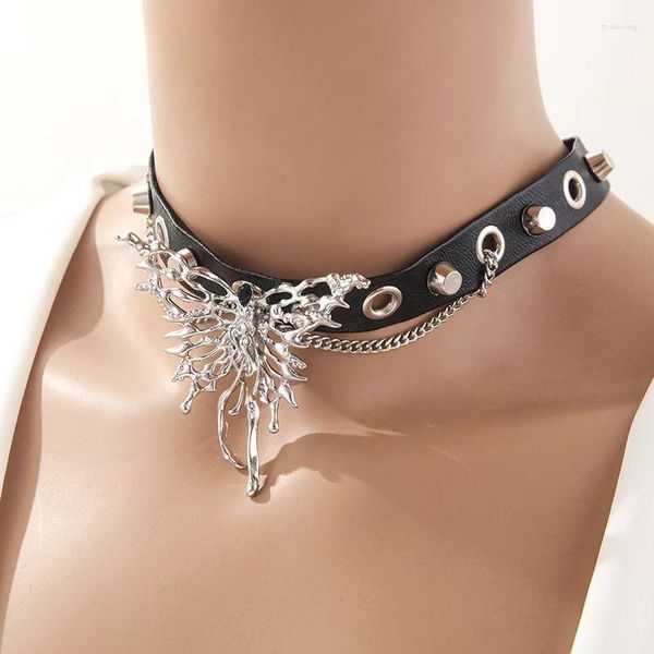 Подвесные ожерелья черный панк -воротник кожаный шипы шарм бабочка колье для женских ювелирных украшений для женщин