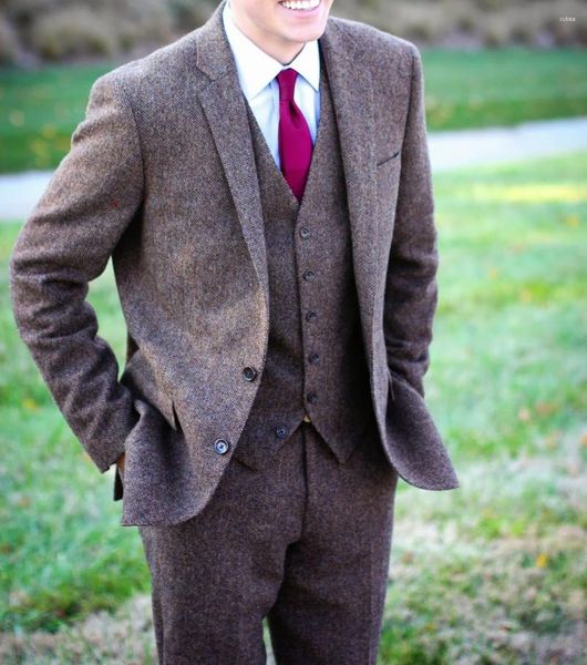 Herrenanzüge Maßgeschneiderter herbstlicher brauner Tweed für Männer 3-teiliger männlicher Fischgrätenjackenmantel Hochzeit Bräutigam Kleidung Slim Fit Kostüm gemacht