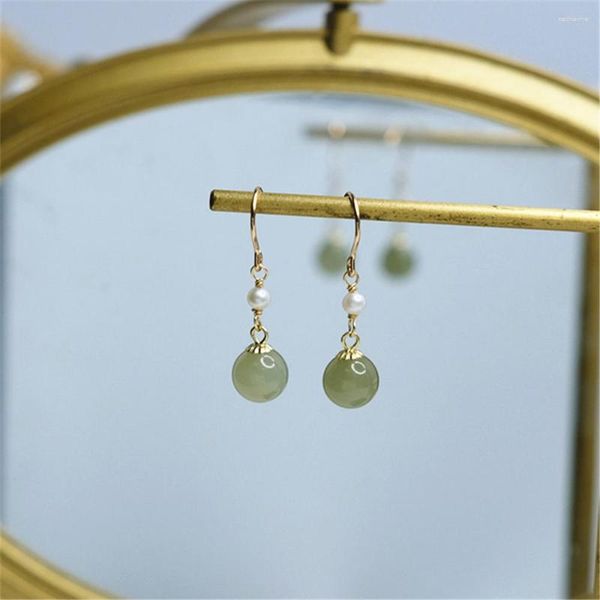 Orecchini pendenti fatti a mano in giada naturale di Hetian, perle in oro 14k, ganci per le orecchie, delicati gioielli femminili freschi per l'occasione della festa di compleanno