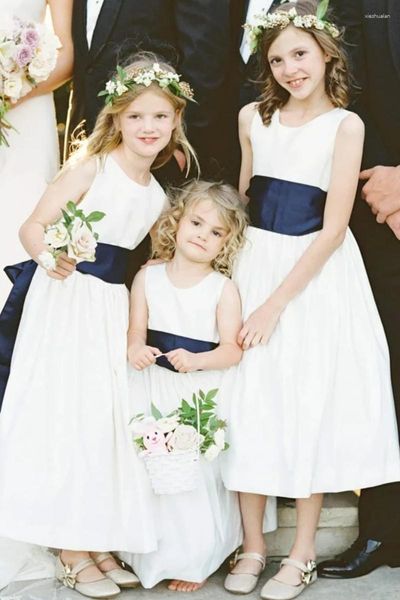 Mädchenkleider, Blumenkleid, weiß, A-Linie, mit marineblauer Schleife, ärmellos, für Hochzeit, Party, Geburtstag, Erstkommunion