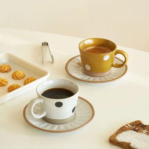 Tassen Untertassen Japanische Punkte Kaffeetasse mit Untertasse Handmalerei Keramik Milchbecher Trinkgeschirr Vintage Paar Tassen Einzigartige Geschenke für Liebhaber