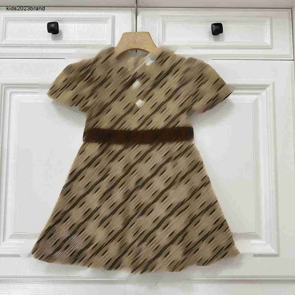 Tasarımcı Kız Elbise Izgara Mektubu Tam Baskı Bebek Giysileri Bebek Yaka Çocuk Frock Boyut 100-150 cm İnci Düğmesi Dekorasyon Çocuk Etek Aug30