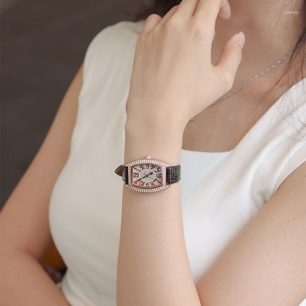 Relógios de pulso moda design exclusivo luxo diamante cristal mulheres relógios rosa ouro pulseira de couro quartzo menina senhoras relógio vestido relógio de pulso