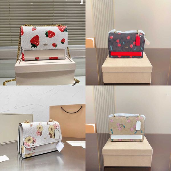 Umhängetasche aus hochwertigem Leder, Designer-Taschen, niedliche Erdbeer-Kirsch-Umhängetasche, Damen-Trend-Blumen-Strand-Handtaschen, Messenger-Geldbörse