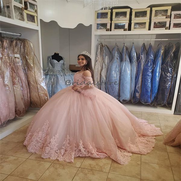 Bellissimi abiti rosa Quinceanera 2023 con maniche lunghe principessa abito da ballo in pizzo quindici compleanno festa abito Xv dolce 15 abiti abiti Para Xv Anos abiti da ballo