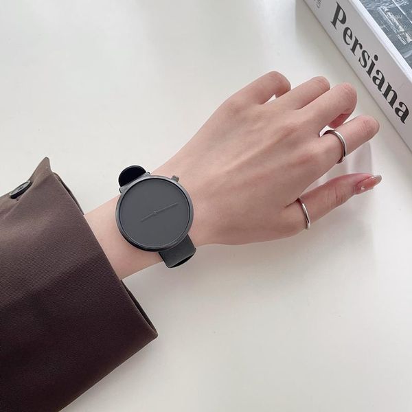 Armbanduhren Kleine schwarze Uhr Nordic Special-Interest Design Kein Konzept Mode Trendy Einzigartig Wasserdicht Minimalistisch Kreativ