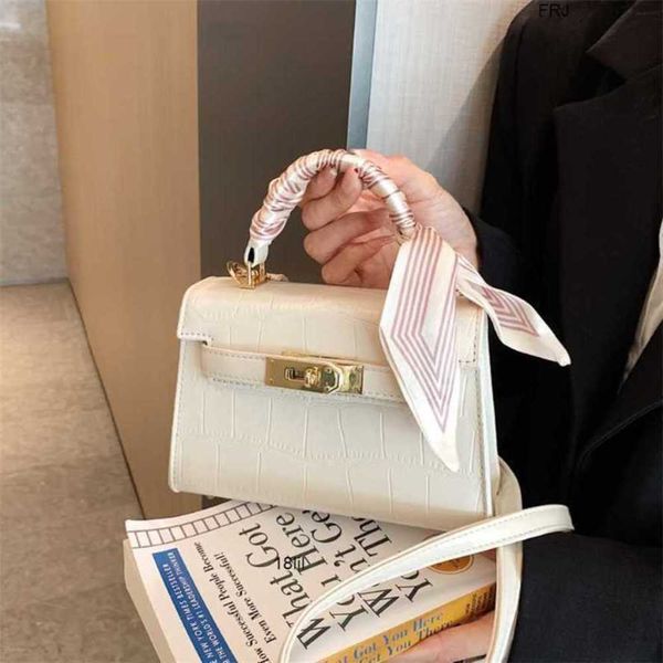 Kellyity Bags Family Family Made 5A Avançado Light Luxury Bag Trend Trend Stop Stone Pattern Gift Scarves Net Red Messenger tem