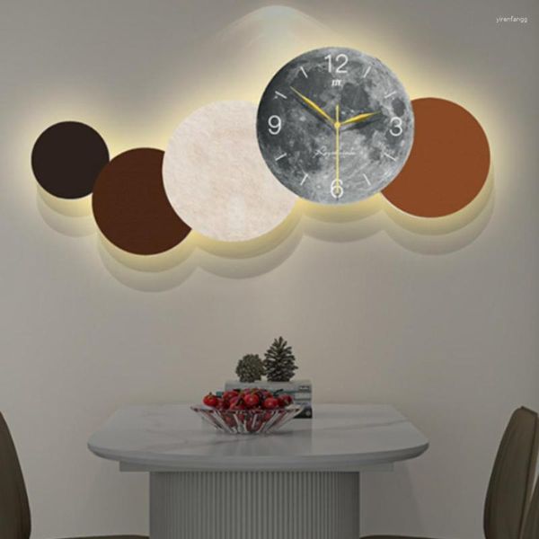 Relógios de parede moderno pendurado casa de madeira sala estar design nórdico relógios luxo silencioso luz da noite reloj de pared decoração