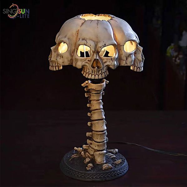 Oggetti decorativi Figurine Lampada da tavolo creativa con teschio in resina Luce notturna luminosa Home Office Desktop Ornamento Decorazione di Halloween 230901