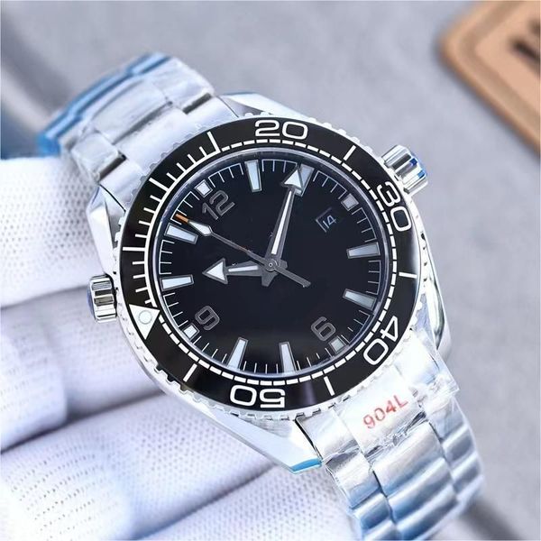 U1 Top AAA Automático Mecânico Mens Designer Relógios Sea Master Auto-Vento Swiss Watch Resistente à Água Ocean Diver Material de Aço Inoxidável Relógios de Pulso Movimento