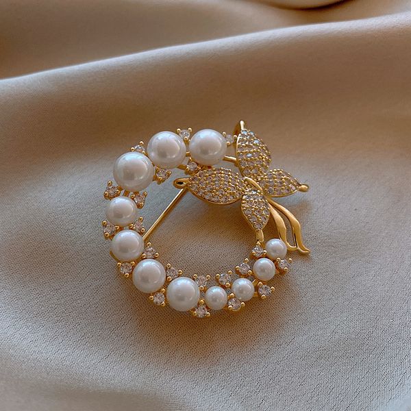 Spille di perle e strass alla moda per le donne Spille a farfalla alla moda barocche Accessori per vestiti Regali di nozze all'ingrosso YMBR002