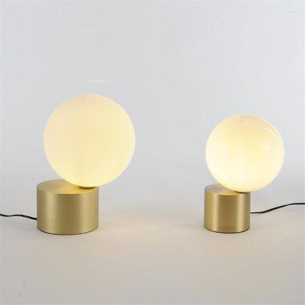 Lâmpadas de mesa moderna globo de vidro lâmpada LED para quarto luzes de mesa cabeceira metal ferro arte sala de estar estudo