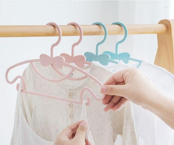 Grucce 5/10 pezzi Appendiabiti per bambini Rastrelliere Display portatile Fiocco per bambini per uso domestico Cappotti per bambini Gancio per organizzatore di abbigliamento