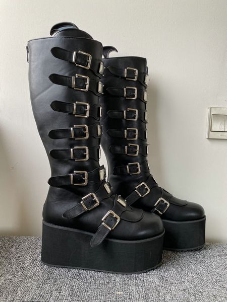 Stivali alti cosplay da donna inverno in inverno in pelle stivale per cavaliere punk punk gotico classico tallone nero scarpe ginocchiere per scarpe da ragazza