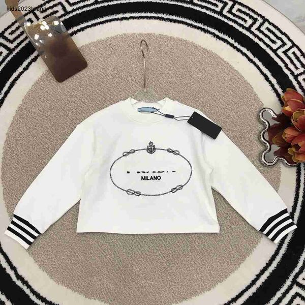 Designer-Babykleidung Pullover mit Brustlogo-Aufdruck für Mädchen Größe 100-150 CM Langarm-T-Shirt Kinder-Sweatshirts 25. August