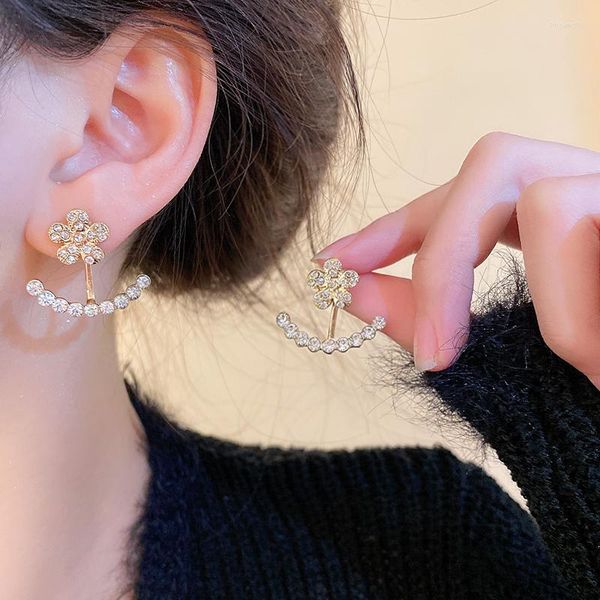 Orecchini a lobo DREJEW Due fiori in stile per le donne 2023 Sprakly Crystal Trendy Womens Ear Jewelry e accessori