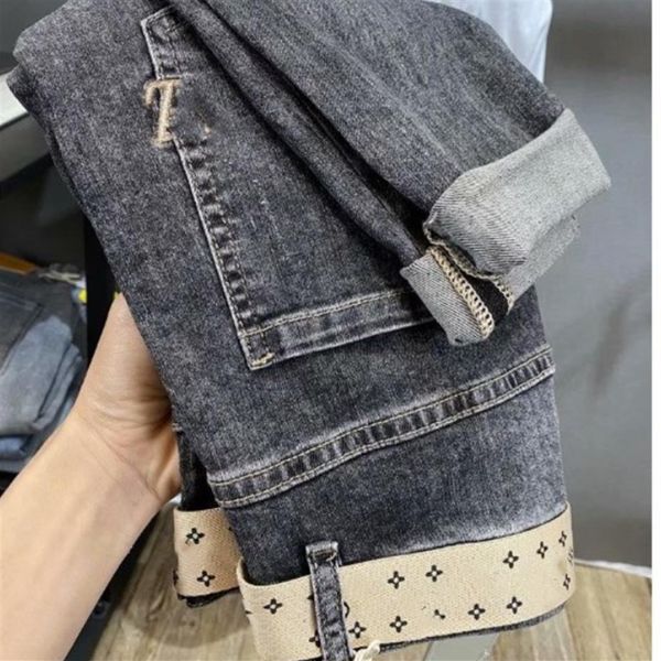 Jeans da uomo nuova estate sottile alla moda ritagliata sciolto ricamo Harlan pantaloni stile coreano moda uomo316c