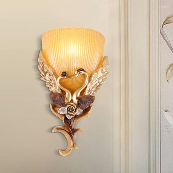 Lampada da parete Nordic LED in resina cigno paralume in vetro applique apparecchio corridoio decorazioni per la casa luce per camera da letto specchio del corridoio