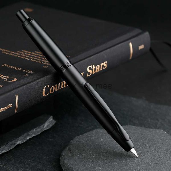 Canetas-tinteiro Suavemente Marca MAJOHN A1 Retro Matte Black Caneta-tinteiro retrátil 0,4 mm Extra Fine Nib Press Canetas de tinta para escrever artigos de papelaria HKD230904