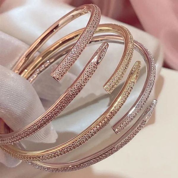 Designer-Armband für Männer und Frauen, Titan, Stahl, Gold, besetzt mit Volldiamanten, Nagelarmbänder, Schmuck, Armreif, Diamanten, Schmuck. Nicht allergisch