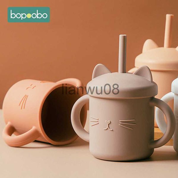 Copos Pratos Utensílios Bopoobo Bebê Alimentando Copo De Palha Bebê Dos Desenhos Animados Gato Aprendendo Alimentação Copo Food Grade Silicone Criança Garrafa De Água Talheres BPA X0904