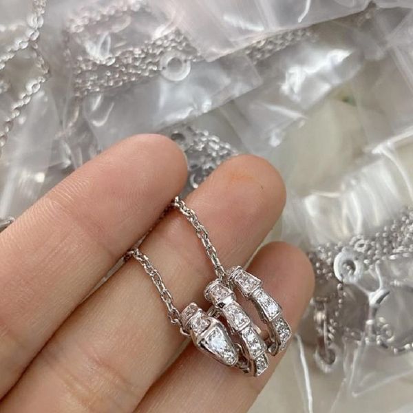 Em forma de cobra três anéis pingente corrente jóias marca banhado a ouro cristal strass feminino novo colar sem caixa