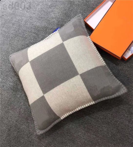 45*45cm fronha carta verificada designer fronha capa de cama sofá quadrado lã macio na moda luxo designer almofada fronha s04
