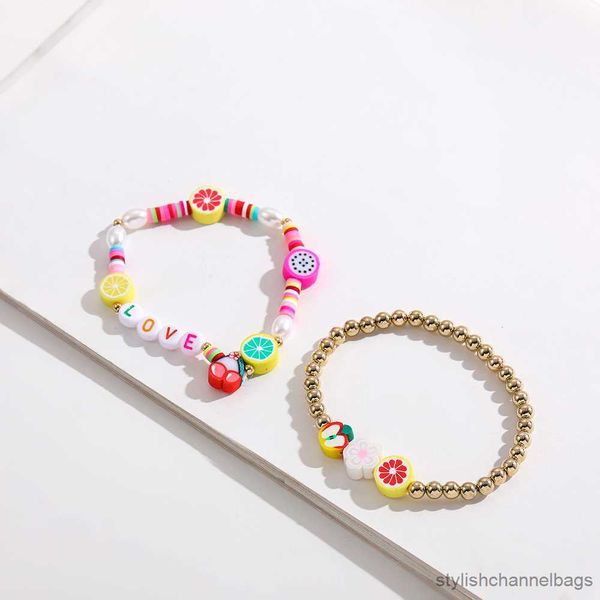 Braccialetti con ciondoli Braccialetti con perle di semi multicolori per le donne Carino argilla polimerica perline di frutta Braccialetti con lettere Gioielli di moda R230905