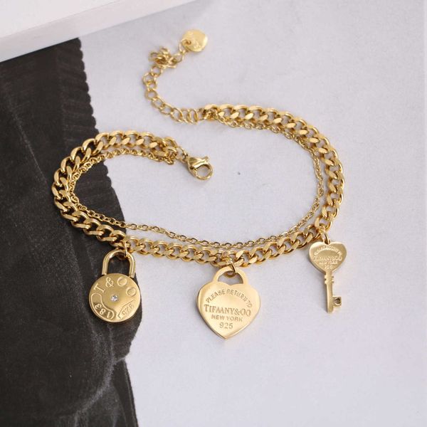 Designer de moda tiff colar top titânio aço versão coreana 18k ouro t família letras amor pequena chave de bloqueio pulseira de camada dupla para mulheres doce redução de idade