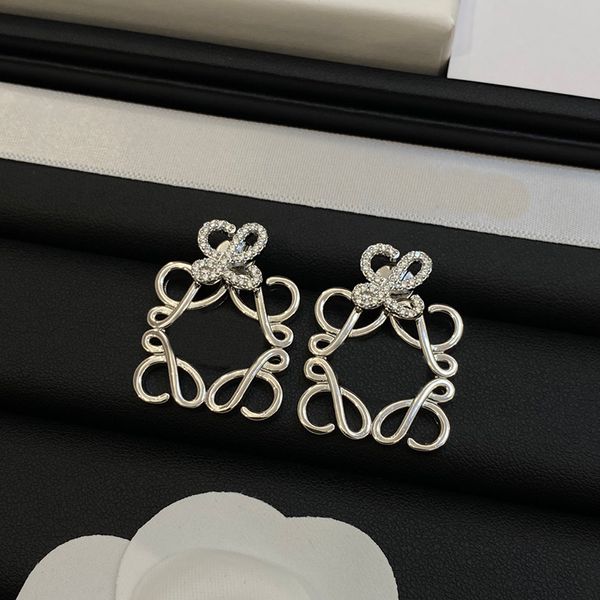 Дизайнерские серьги-гвоздики для женщин, золотые серьги с бантом, дизайнерские серьги для свадебного подарка, дизайнерские серьги, модные украшения CHD23090535 flybirdlu