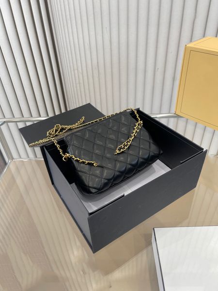 Borsa da donna casual alla moda 2023. Piccola borsa a tracolla con catena a reticolo di diamanti